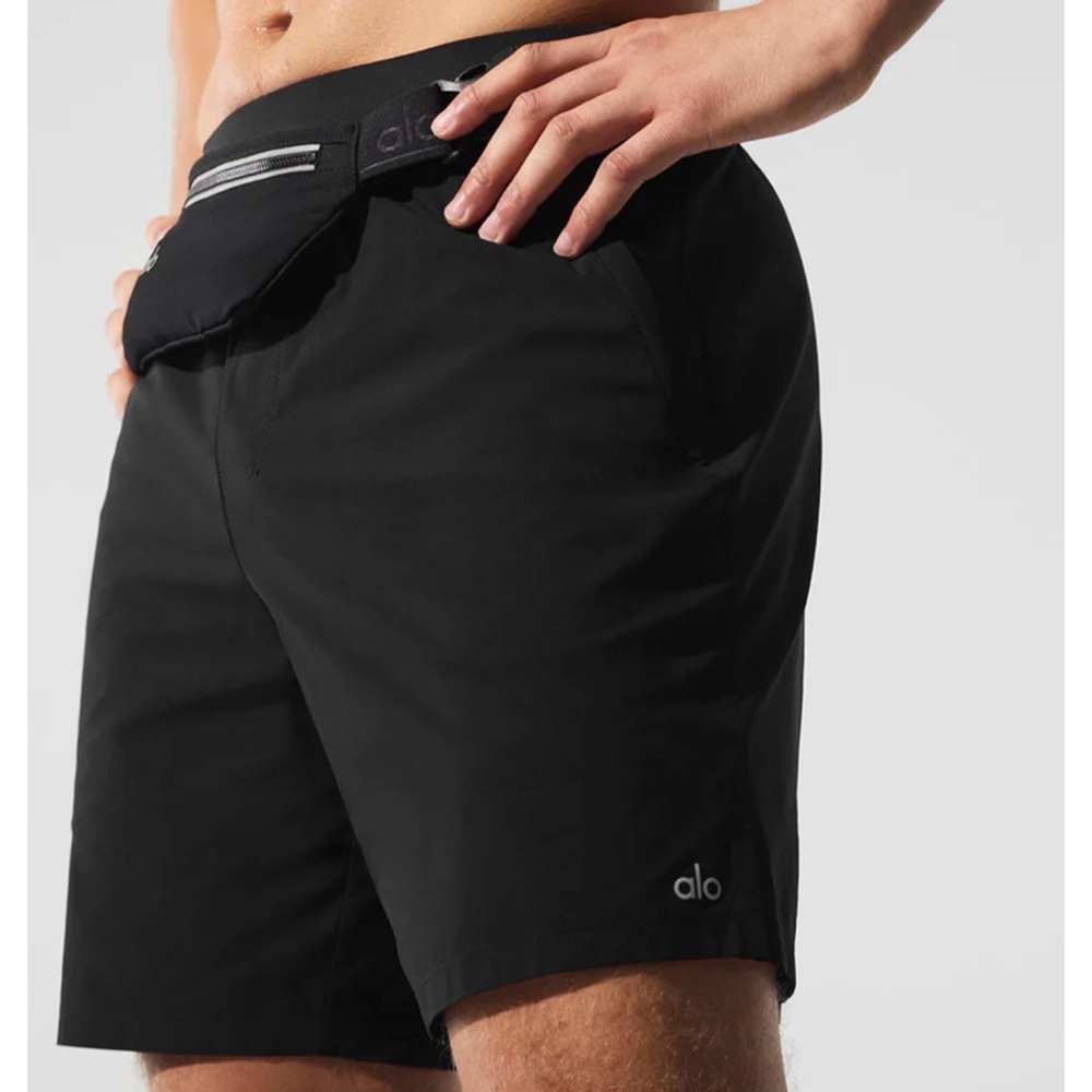 ALO 7” Repetition Black Athletic Shorts